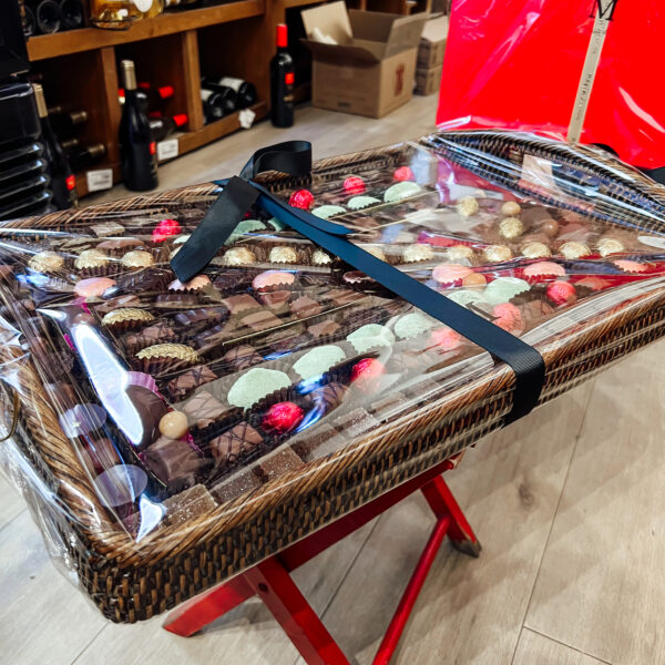 Plateau gourmand de chocolats et de confiseries - Image 2