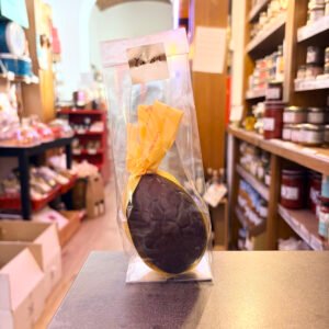 Oeuf garni au chocolat noir