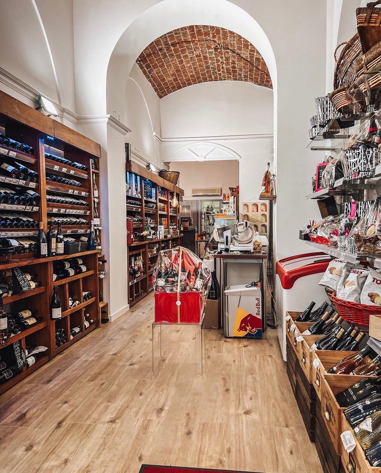 intérieur-épicerie-fine-bastia